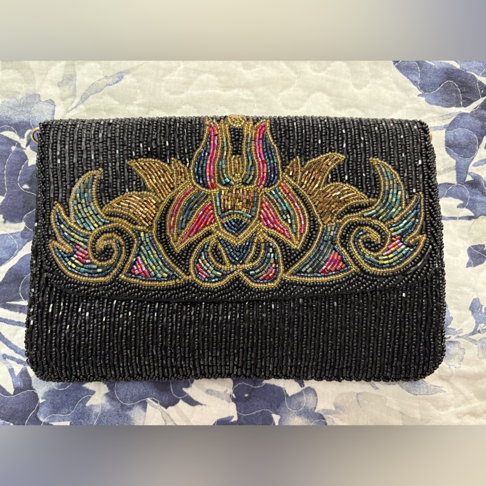 ** Elegant Black Beaded Clutch w/ chain